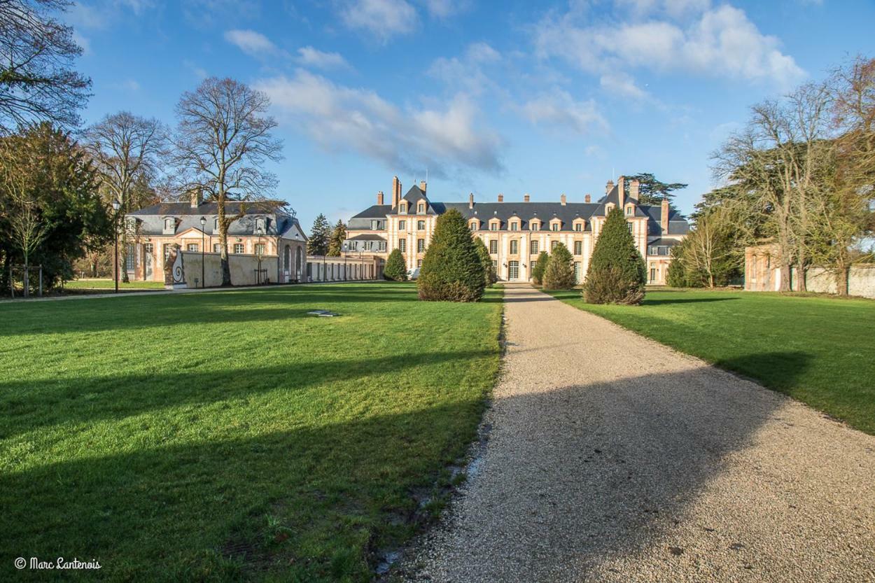 Exceptionnel Château près de Paris Abondant Extérieur photo